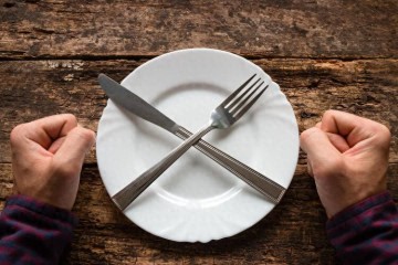 世界杯高清观看-医生提醒：若长期一天只吃两顿饭，用不了半年，或患上这4种疾病